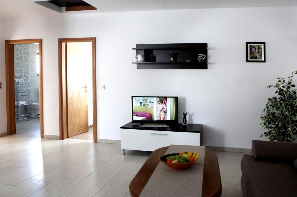 Apartments Marina-Mare Poreč Dış mekan fotoğraf