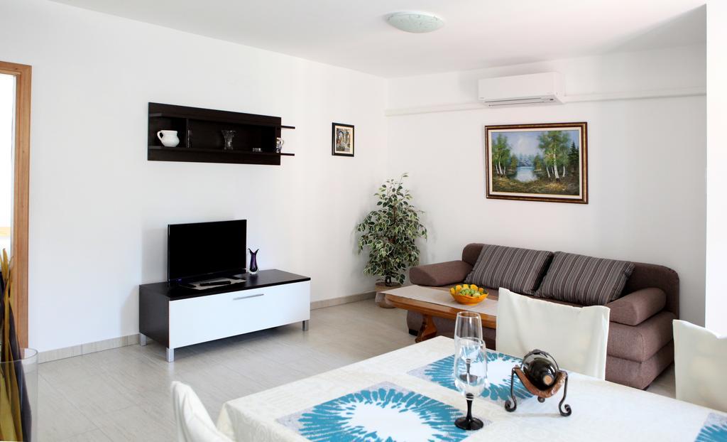 Apartments Marina-Mare Poreč Dış mekan fotoğraf